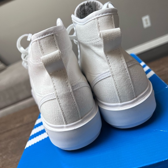 adidas Nizza Trek Shoes Women's, White, Size 8 - Picture 3 of 10